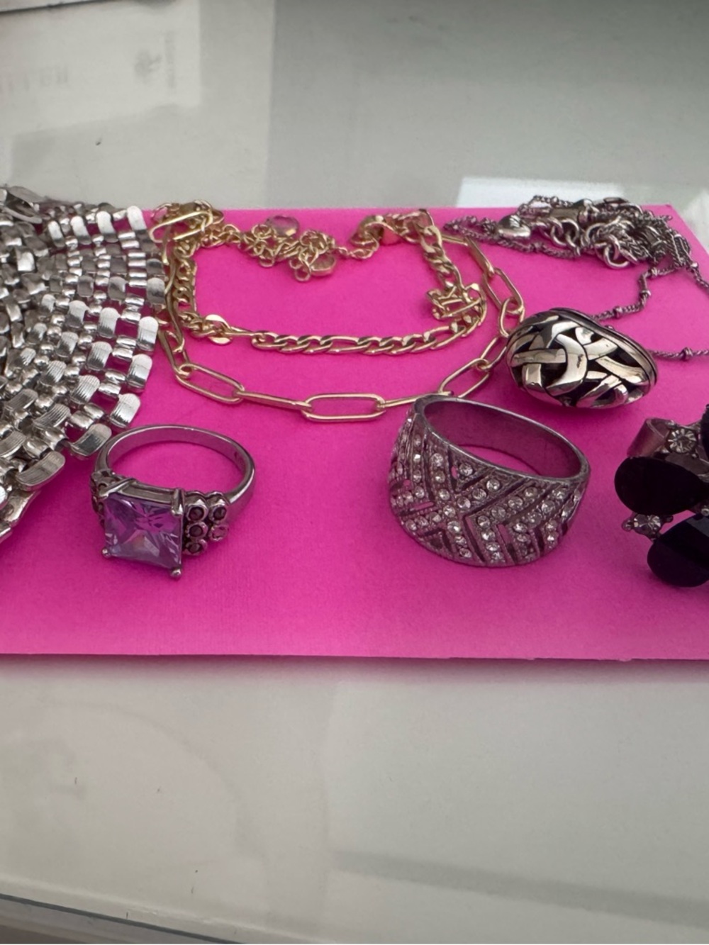Mixed Metal Fashion Rings and Chain Necklace Set - Pink Accents